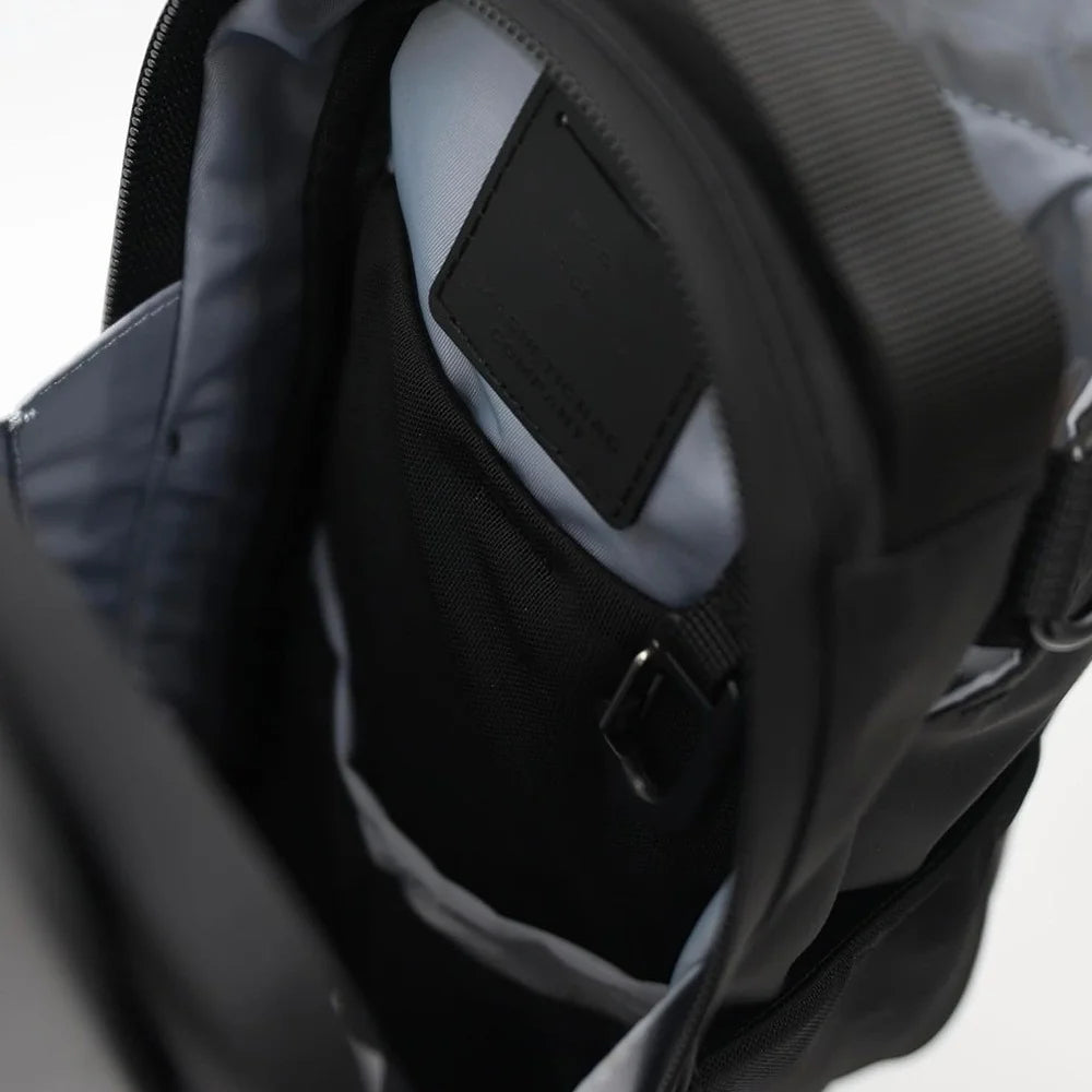 The Iconic Gym Bag — Magnetic Water Bottle & Phone Carrier for Serious Training 🏋️❤️‍🔥
